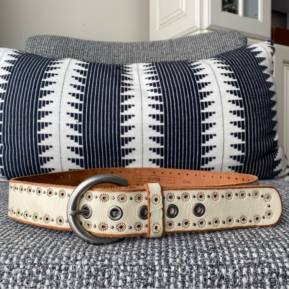 Fossil Embossed/Studded Western Leather Belt - Picture 15 of 15